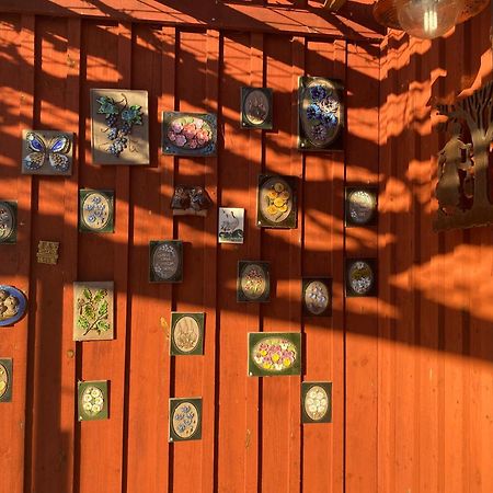 Aeventyrsgardens Vandrarhem, Kinnekulle Källby Dış mekan fotoğraf